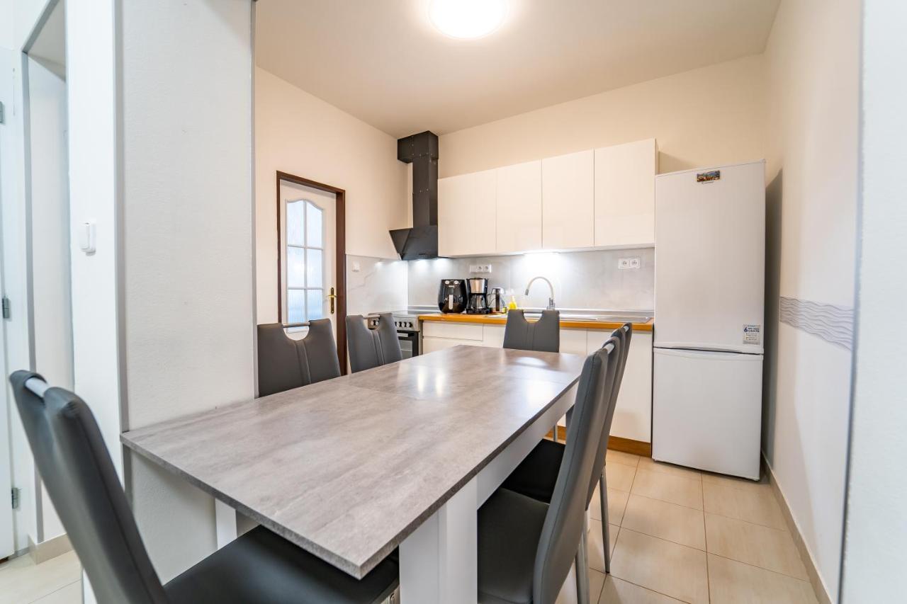 יאסימוב Lukas Apartments מראה חיצוני תמונה