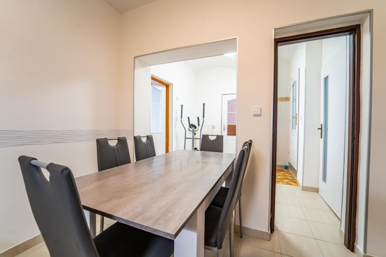 יאסימוב Lukas Apartments מראה חיצוני תמונה